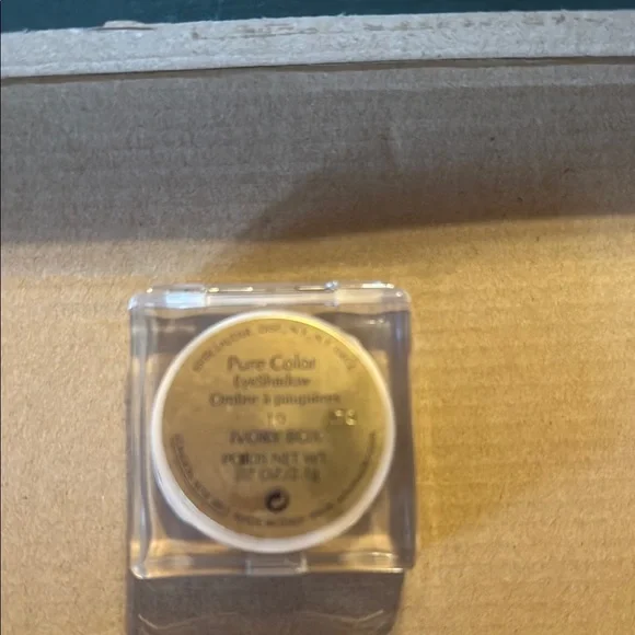 Estée Lauder Pure Color Eye Shadow - Picture 2 of 4